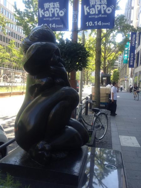Midosuji Sculpture Street / Young Girl Combing her hair：W-12