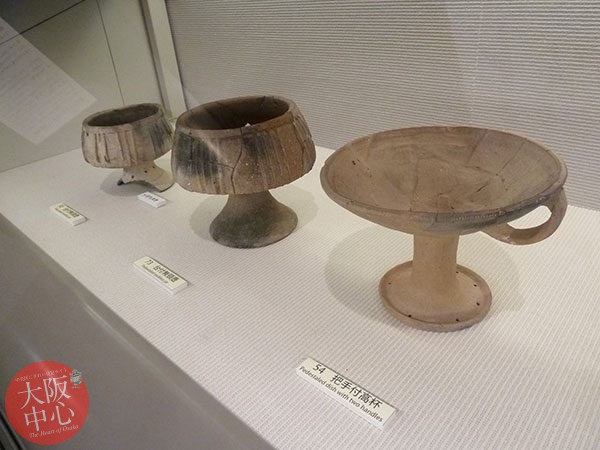 常設展示「加美遺跡Y1号墳丘墓出土の土器（大阪市指定文化財）」